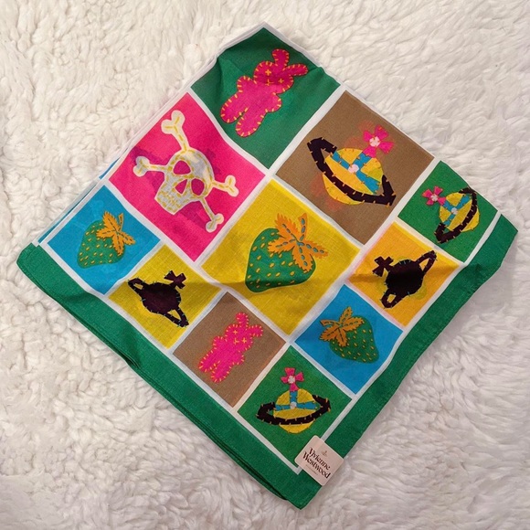 VIVIENNE WESTWOOD RAINBOW BUNNY SKULL GIFT SET - BANDANA + NOTEBOOK - Picture 3 of 5